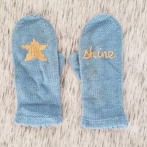 Light Blue Knit Mittens With Star Detail